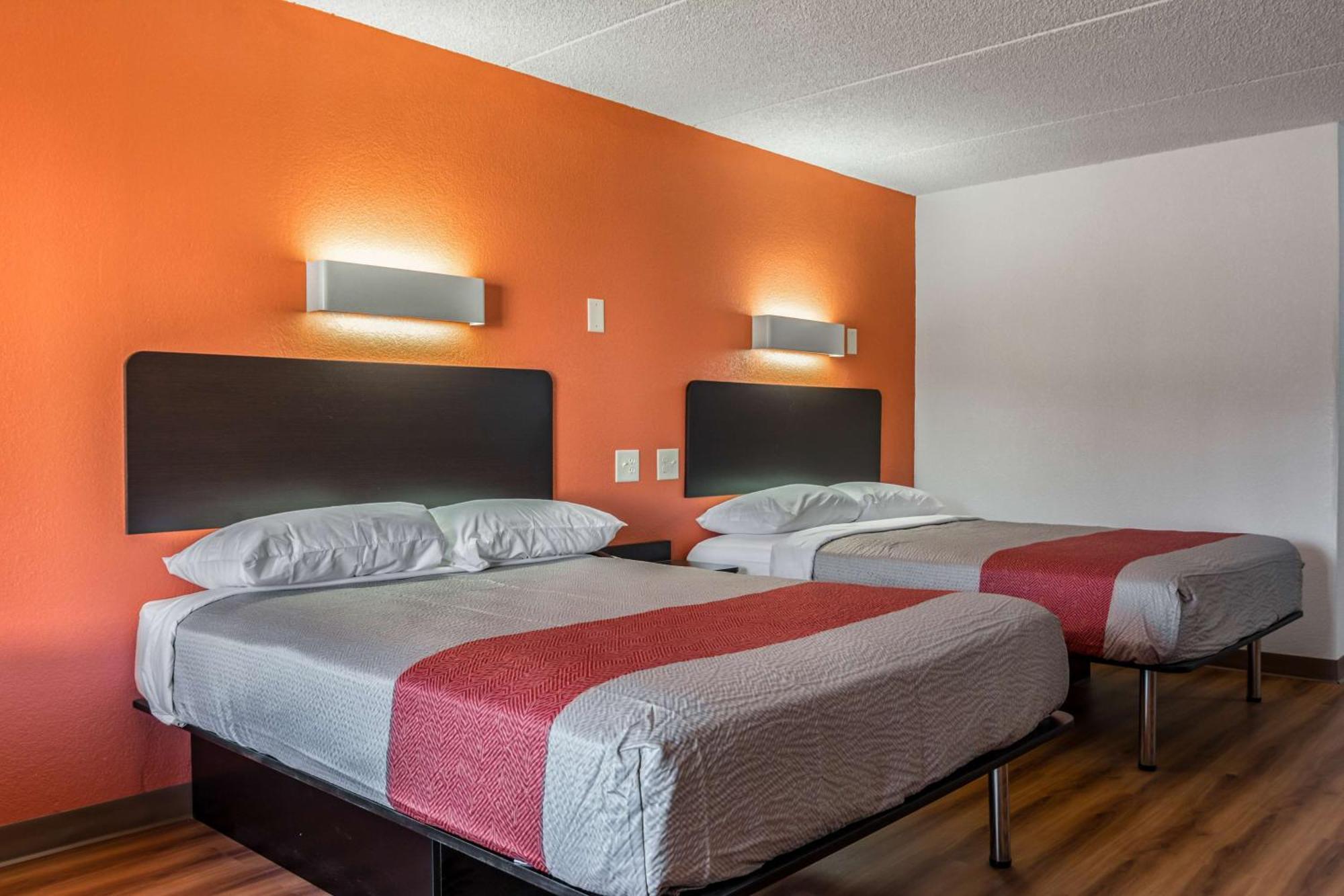 Hotel 6-white, Ga - Cartersville 2*