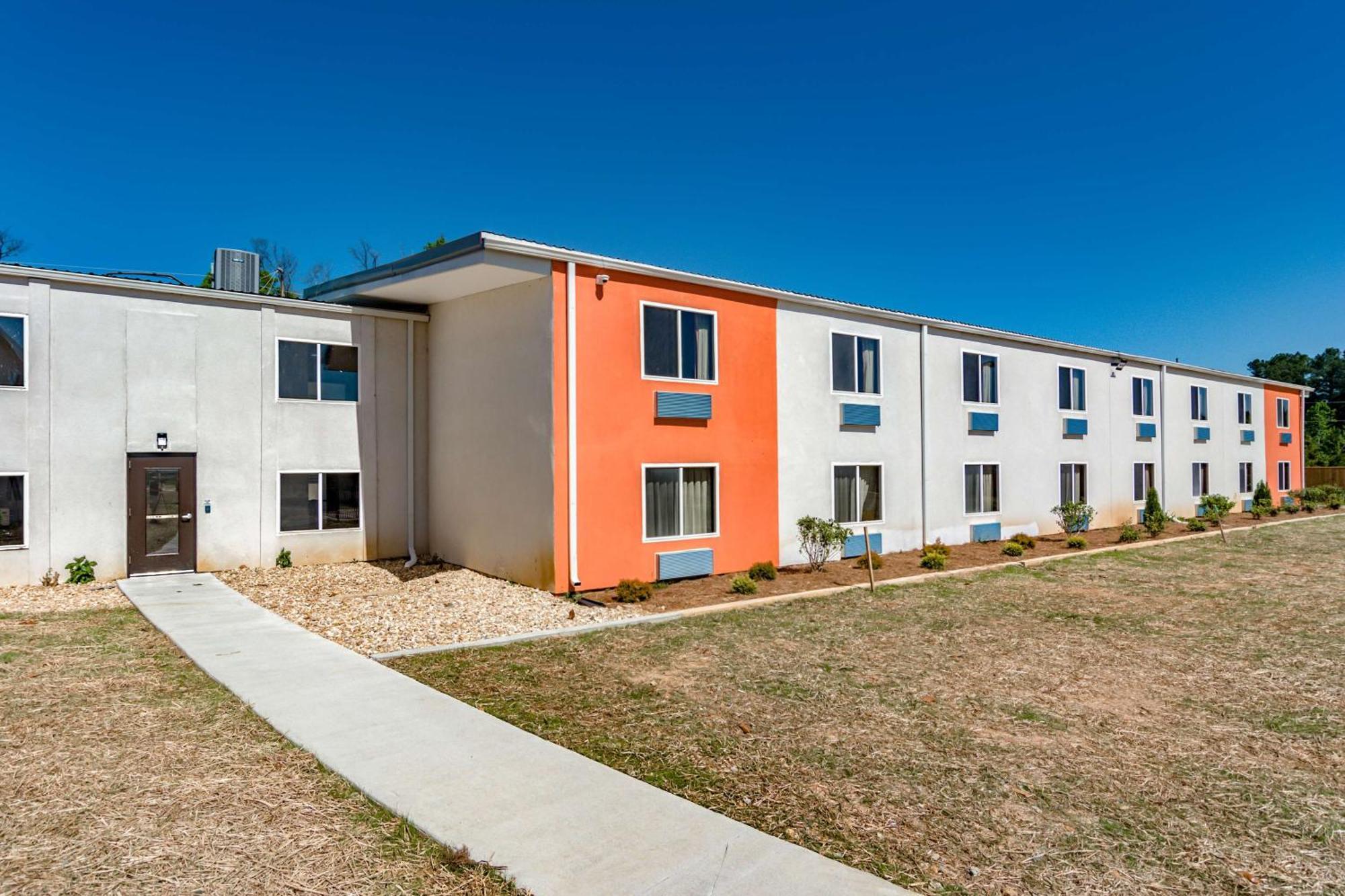 Hotel 6-white, Ga - Cartersville 2*
